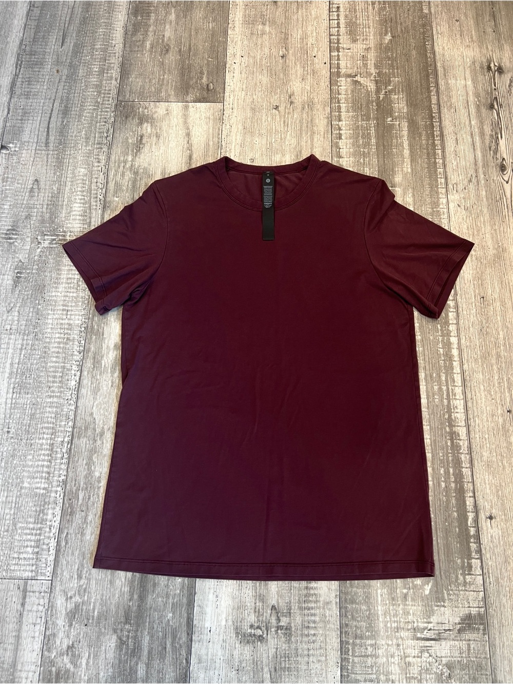 Lululemon License To Move Tee
Size XS - Burgundy